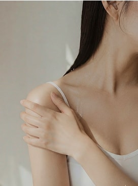 하루영의원 색소치료 후 맑아진 목과 어깨 피부